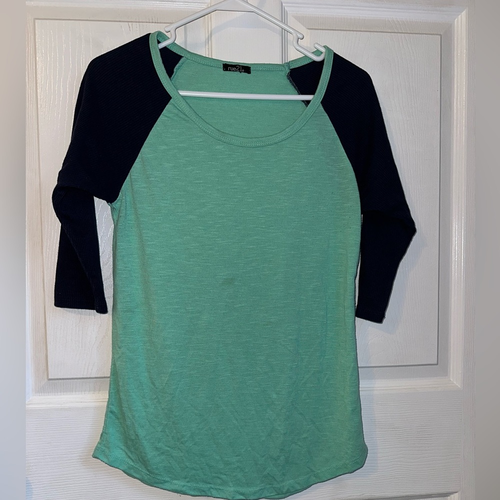 navy blue and teal Rue21 t shirt size small